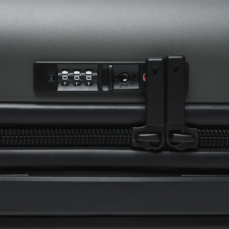 Carry-On Classic - Image 23