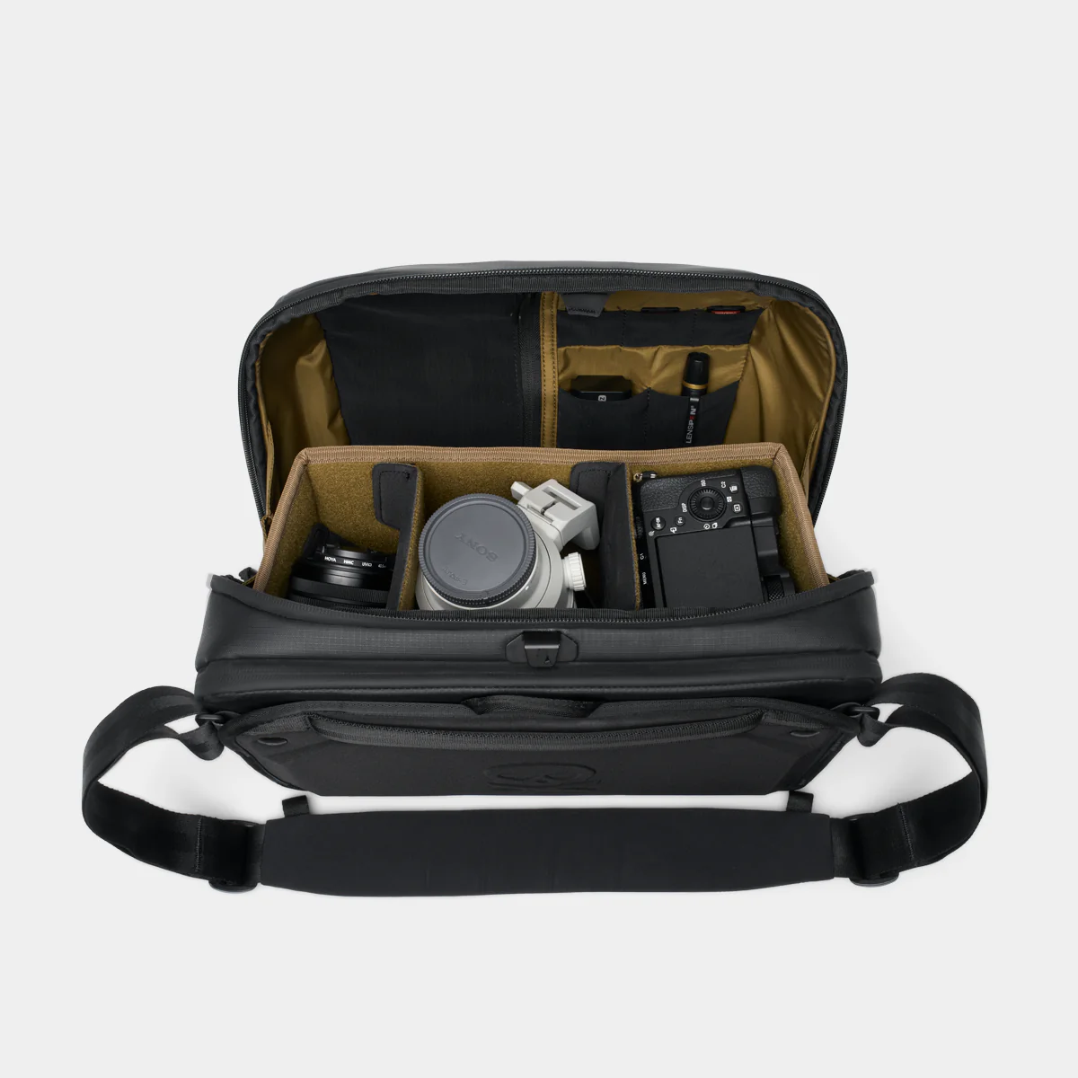 McKinnon Camera Messenger 13L - Image 10