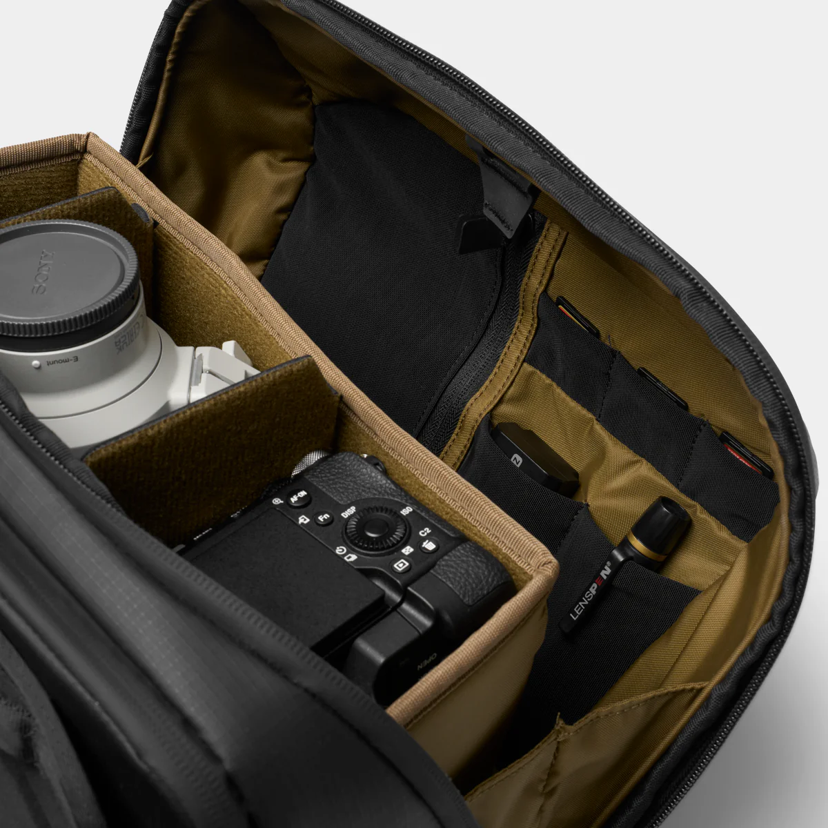 McKinnon Camera Messenger 13L - Image 13