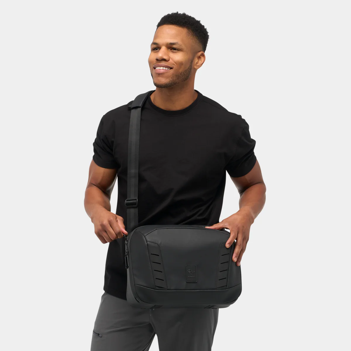 McKinnon Camera Messenger 13L - Image 16