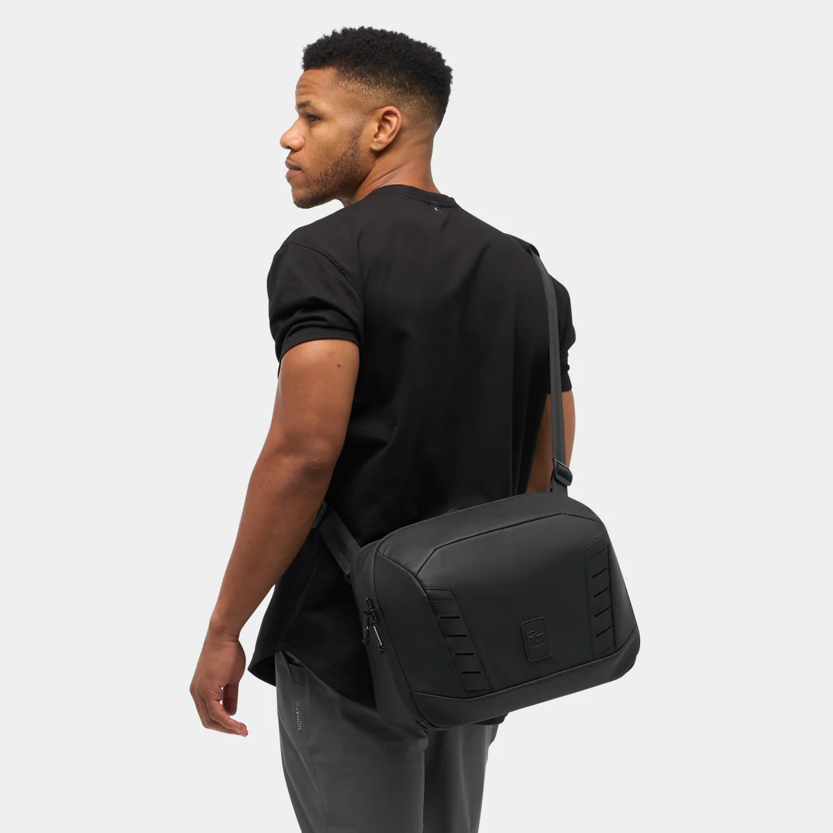 McKinnon Camera Messenger 13L - Image 17