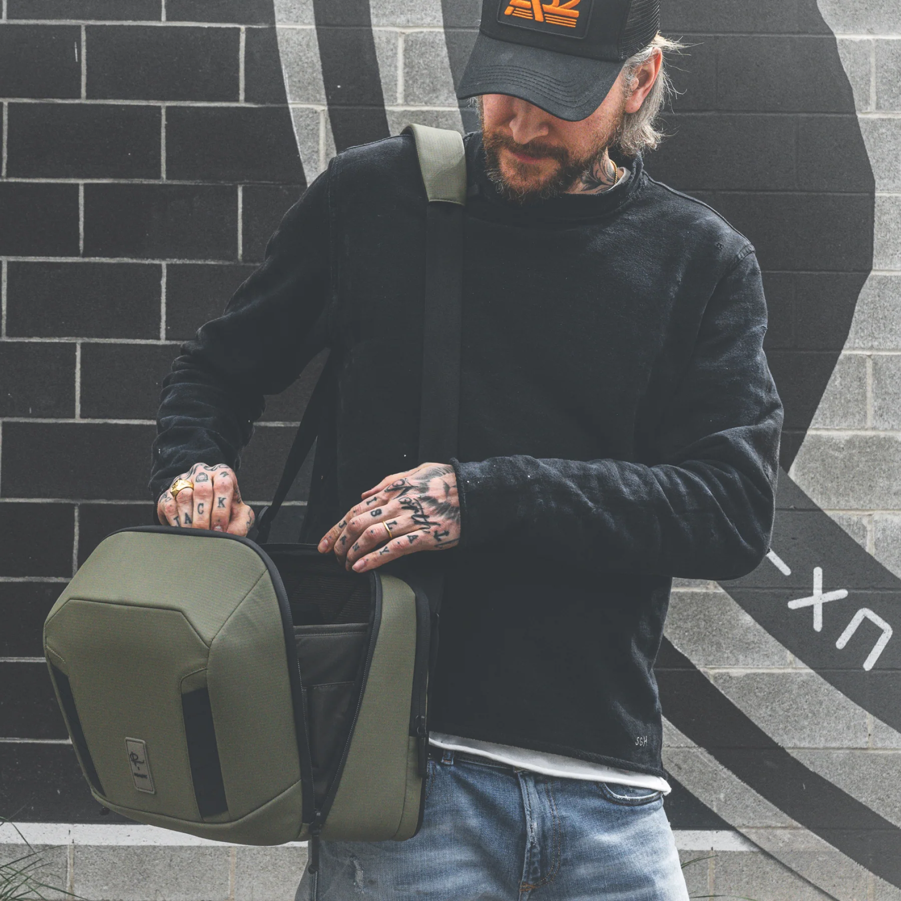 McKinnon Camera Messenger 13L - Image 8