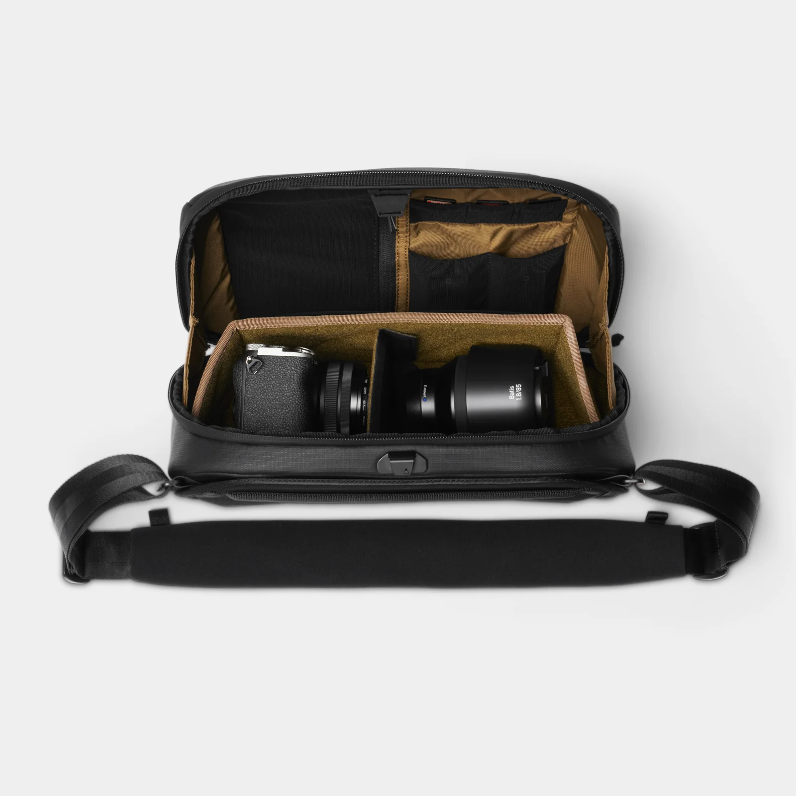 McKinnon Camera Sling 8L - Image 3